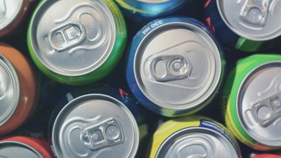 Conheça os efeitos de associar bebidas energéticas e álcool