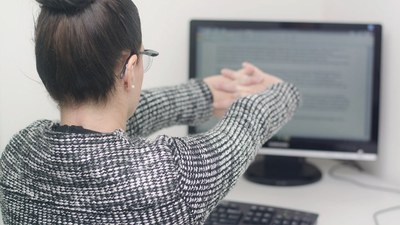 Alongamentos para realizar à mesa de trabalho