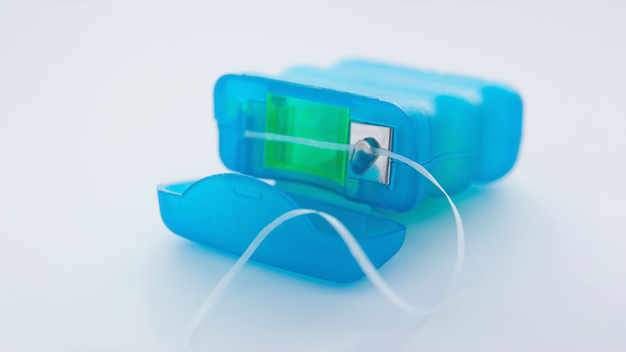 Fio ou fita dental: o que devo usar?