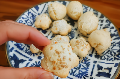 pao-de-queijo-de-grao-de-bico.png