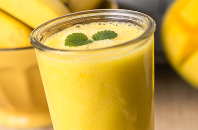 Smoothie de Manga, Iogurte e Laranja